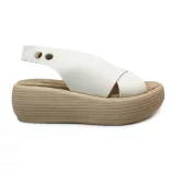 Inuovo 817008 Cream női szandál